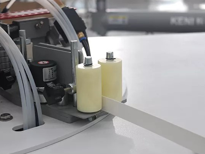 Кромкооблицовочный станок KN-620-3 для криволинейных деталей 2 в 1 (оклейка и фрезеровка), EVA и PUR — фото 6