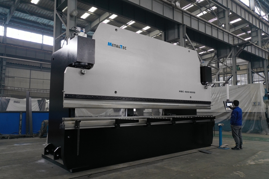 Листогибочный гидравлический пресс с ЧПУ MetalTec HBC 500/4000 — фото 3